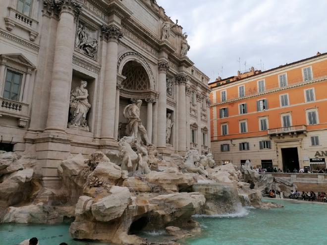 trevi fountain